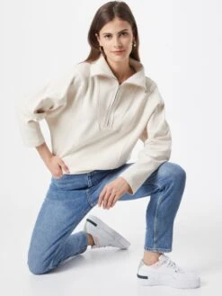 Another Label Coltruien Trui Felice Dames Lichtbeige 11 Another Label Coltruien Trui Felice Dames Lichtbeige -Winterkledingwinkel Voor Dames 00de145b79d9e4b2944e729c3a73a507