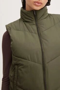 ICHI Bodywarmers Bodywarmer FRIZTA Dames Olijfgroen -Winterkledingwinkel Voor Dames 03f6b1a4e26479bda881001f3c874958