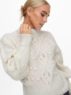 ONLY Coltruien Trui Poppy Dames Crème 15 ONLY Coltruien Trui Poppy Dames Crème -Winterkledingwinkel Voor Dames 27e8e8035ff461de9eb4dd3742b57c9e