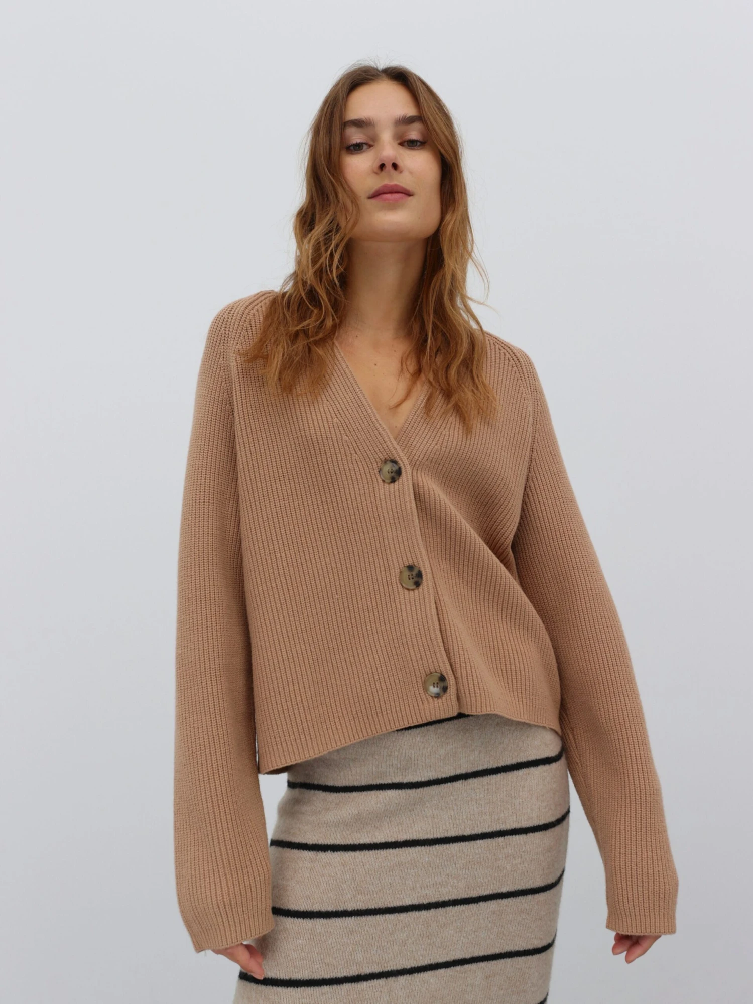 EDITED Vesten Gebreid Vest Logan Dames Beige 5 EDITED Vesten Gebreid Vest Logan Dames Beige - Afbeelding 3