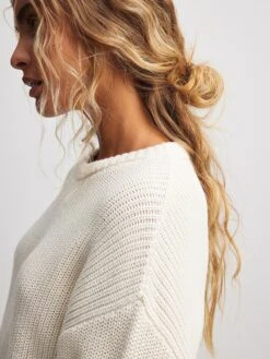 NA-KD Oversized Truien Oversized Trui Dames Offwhite -Winterkledingwinkel Voor Dames 48b8874d261edc3e48f9ad8492a2858d