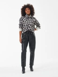 Barbour International Coltruien Trui Agusta Dames Wit -Winterkledingwinkel Voor Dames 59fcc8002fe79b5fbf9e613bc13e61ea