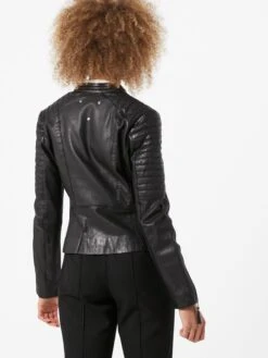 Leren Jassen Tussenjas BEmirja Dames Zwart 9 Leren Jassen Tussenjas BEmirja Dames Zwart -Winterkledingwinkel Voor Dames 8117b9cde71ab1fc4486c77f161c1b7f