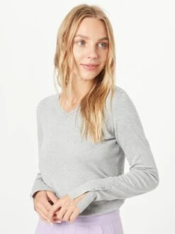 Guess Fijngebreide Truien Trui GENA Dames Grijs Gemêleerd 9 Guess Fijngebreide Truien Trui GENA Dames Grijs Gemêleerd -Winterkledingwinkel Voor Dames aba544de5b25acab0115aa6ea991c540