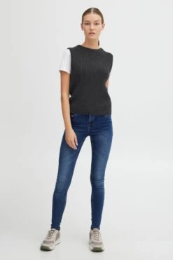 OXMO Truien Zonder Mouwen Trui Salis Dames Zwart -Winterkledingwinkel Voor Dames adc7ff00481e0cd262b4f4ad214fef81