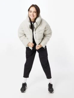 Nike Sportswear Winterjassen Winterjas Dames Crème -Winterkledingwinkel Voor Dames add530eb4b6e2d2ad7c588a2ec947daa