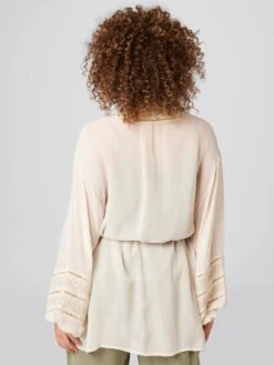 Ponchos & Kimonos Kimono Pernilla Dames Crème 10 Ponchos & Kimonos Kimono Pernilla Dames Crème -Winterkledingwinkel Voor Dames e6010db56ae4e91454ee432bfa028ba6