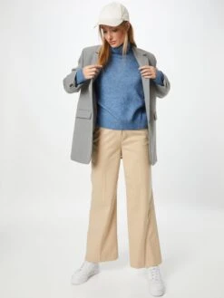 WEEKDAY Coltruien Trui Aggie Dames Lichtblauw -Winterkledingwinkel Voor Dames f0347c33e4aeed7f25815f66dd5b5c32